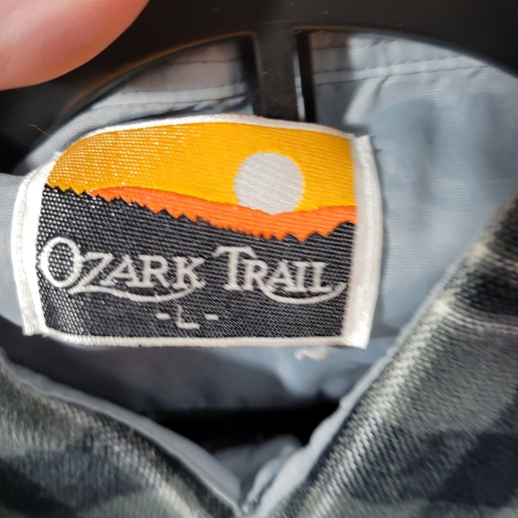 Mens Ozark Trail Plaid Long Sleeve Button front shirt Size Large - Picture 9 of 9